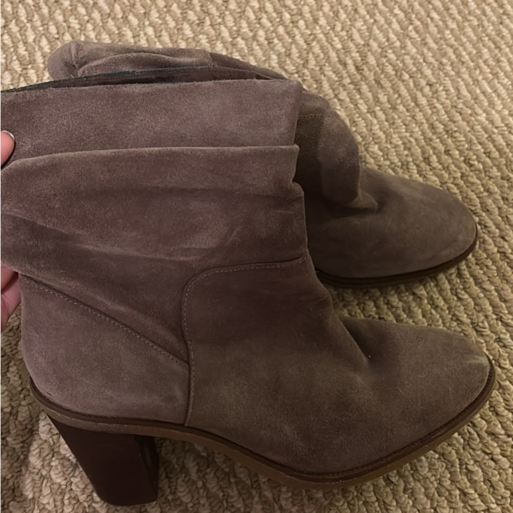 Vince Camuto suede boots size 10
